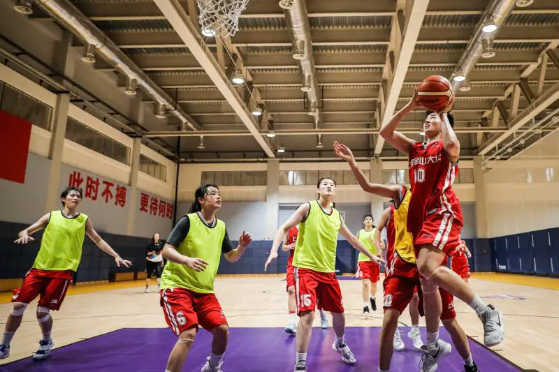 适合不同年龄段篮球爱好者的体能训练方案_1